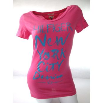  TOMMY HILFIGER CSINOS RÖVID UJJÚ NŐI (XS) CIKLÁMEN PÓLÓ FELSŐ