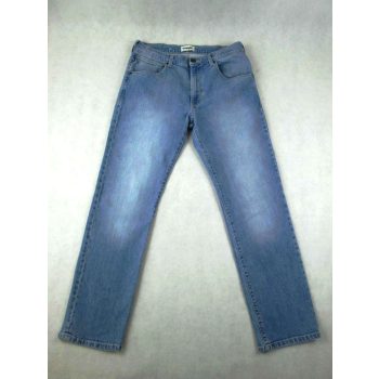   WRANGLER ARIZONA FÉRFI (W32 / L30) VILÁGOSKÉK ENYHÉN SZTRECCSES FARMER