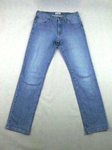 WRANGLER ARIZONA FÉRFI (M - W31 / L32) VILÁGOSKÉK FARMERNADRÁG
